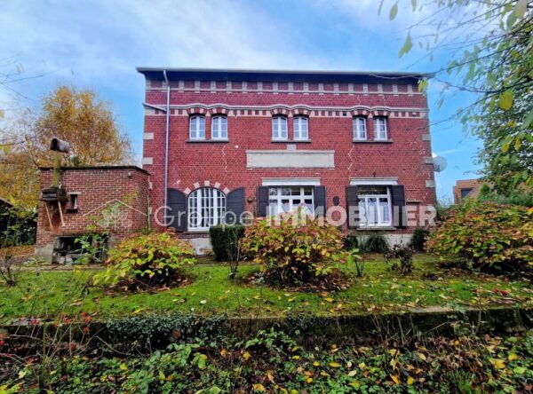 (Ref.349) À VENDRE – ANCIENNE GARE TRANSFORMÉE EN MAISON DE CARACTÈRE AVEC TERRAIN CONSTRUCTIBLE À COUTICHES