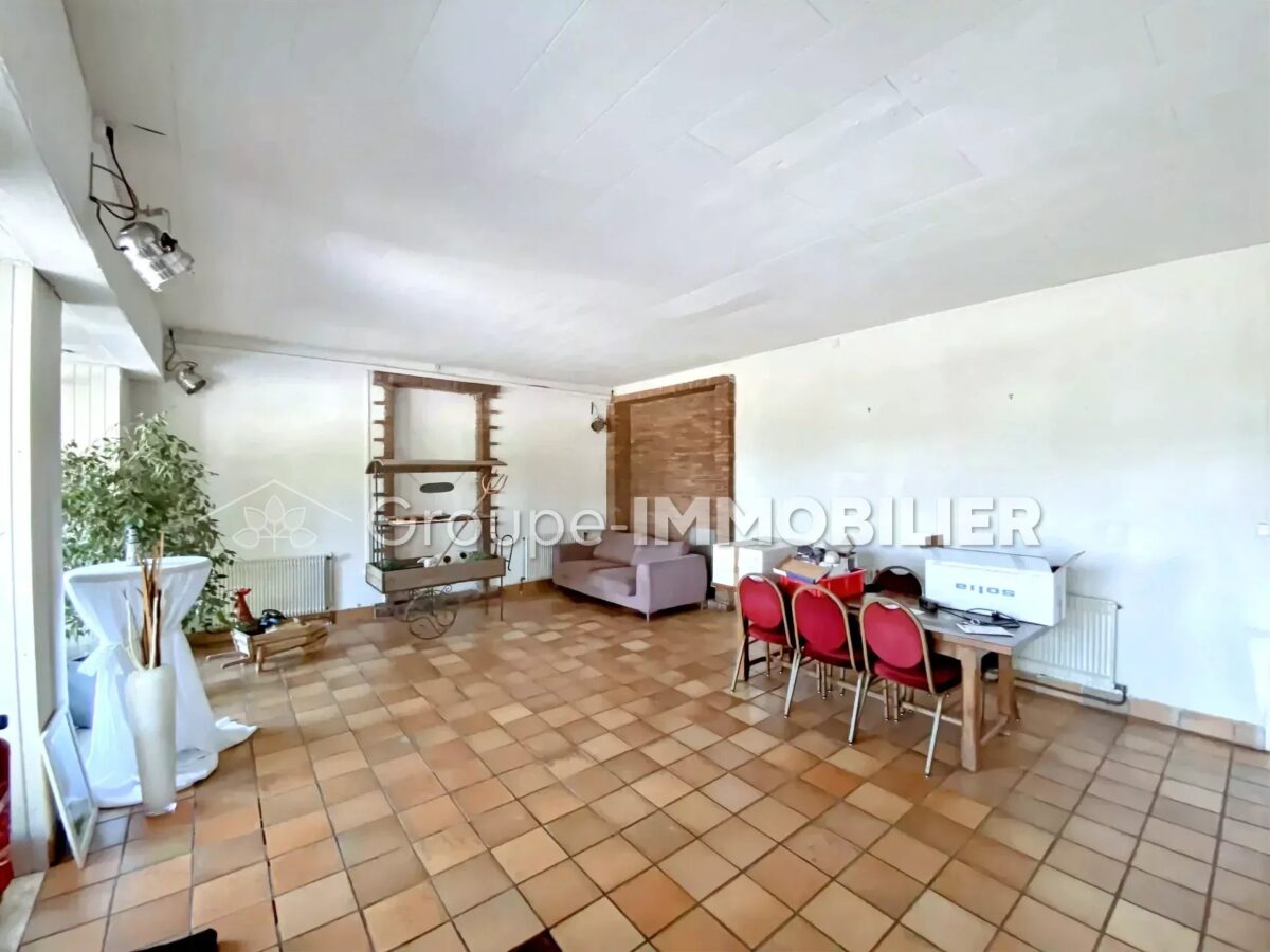 (Ref.434) Ensemble Immobilier Polyvalent de 800 m² avec Fort Potentiel Commercial et Résidentiel – Image 7