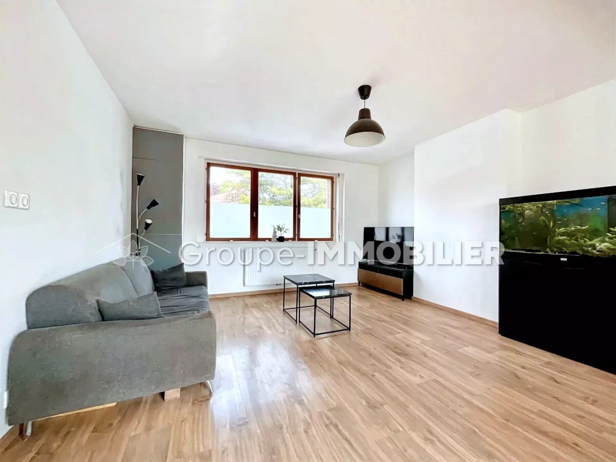 (Ref.430) À vendre : Maison semi-mitoyenne entièrement rénovée à Saint-Amand-les-Eaux, quartier recherché ! – Image 3