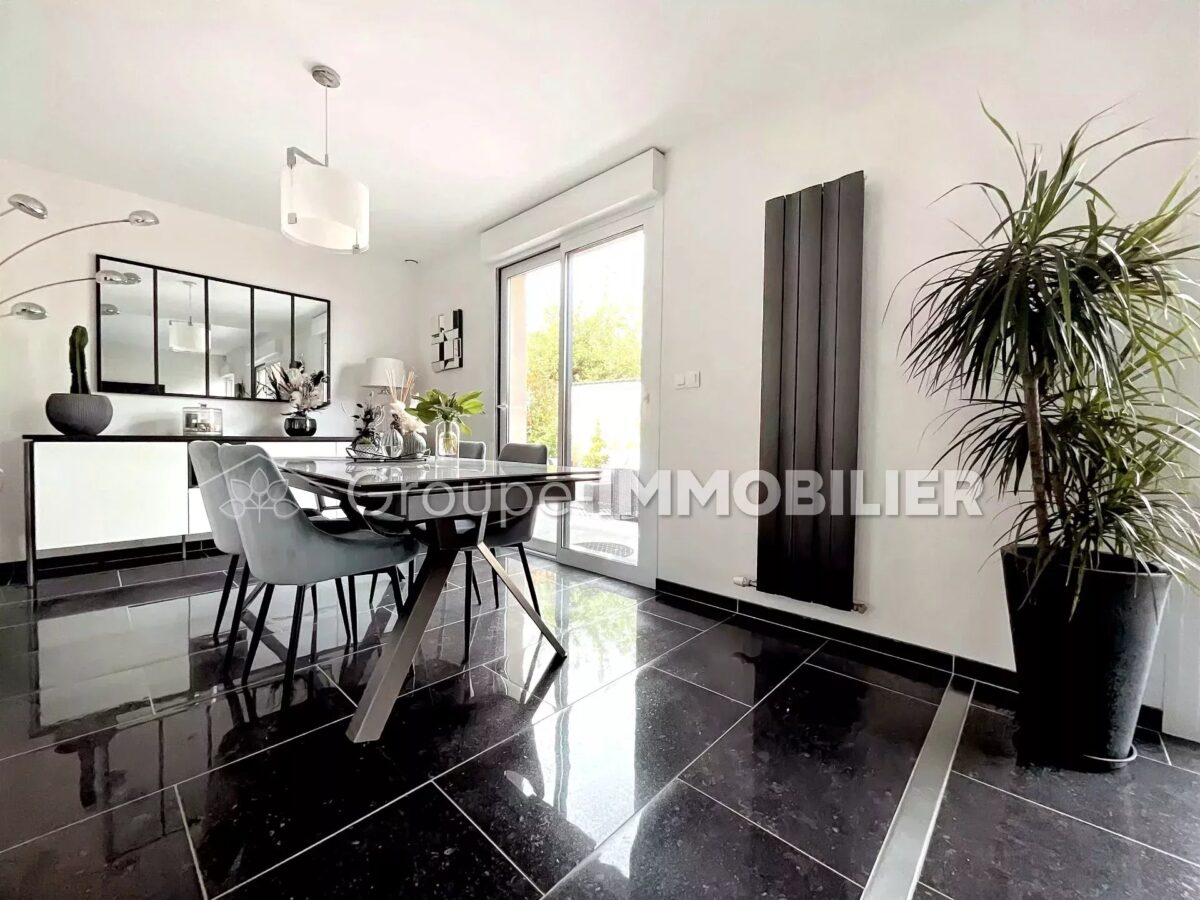 (Ref.431) Maison familiale individuelle avec prestations soignées, 3 chambres, jardin, garage et terrasses – Image 4