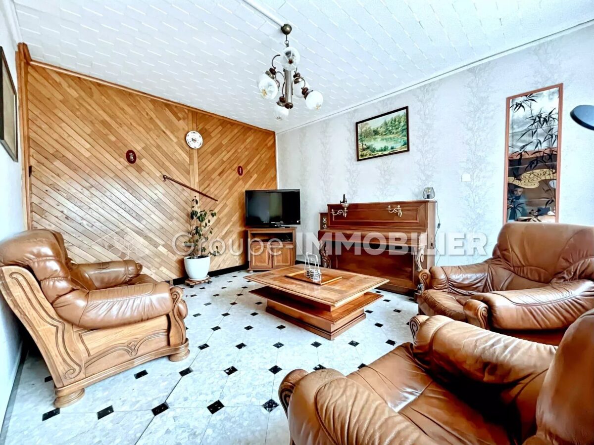 (Ref.441) A Erre : Maison  avec garage et jardin – Image 3