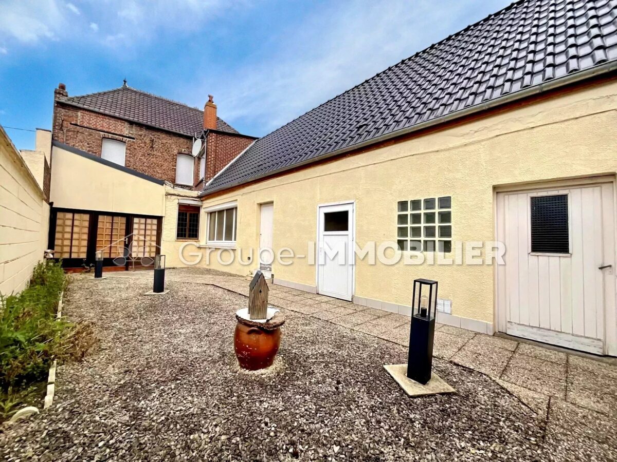 (Ref.441) A Erre : Maison  avec garage et jardin