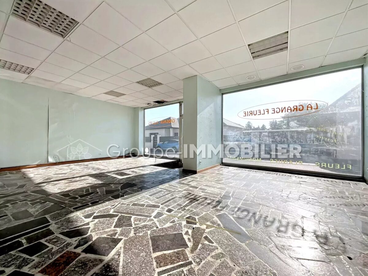 (Ref.433) À vendre – Immeuble à usage commercial au cœur d’Arleux – Image 3