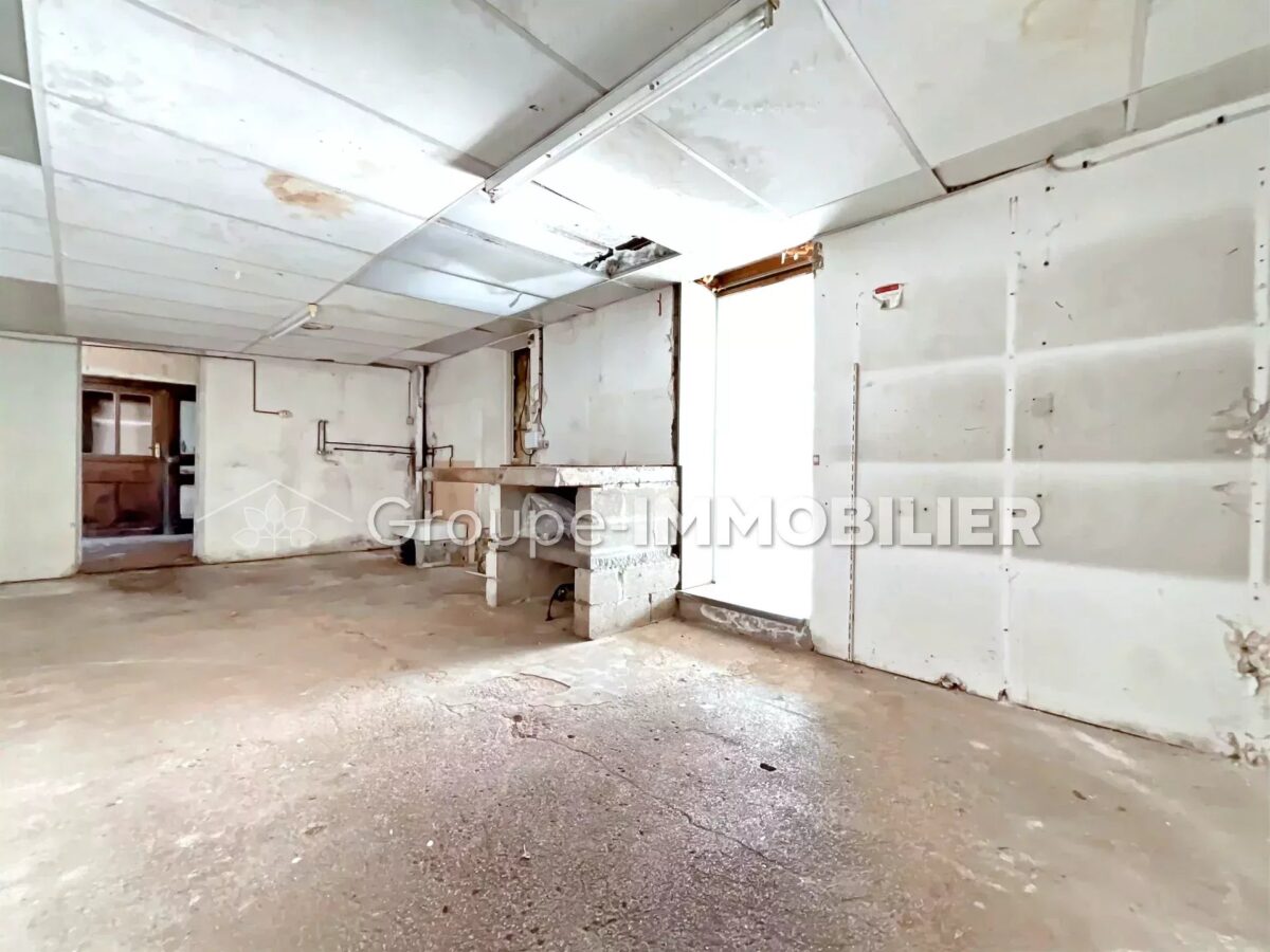 (Ref.433) À vendre – Immeuble à usage commercial au cœur d’Arleux – Image 9