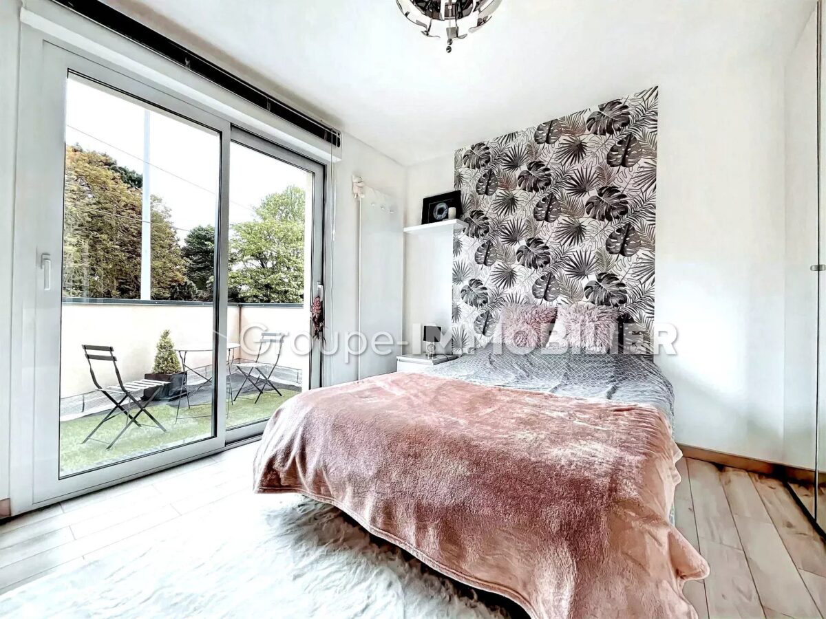 (Ref.431) Maison familiale individuelle avec prestations soignées, 3 chambres, jardin, garage et terrasses – Image 7