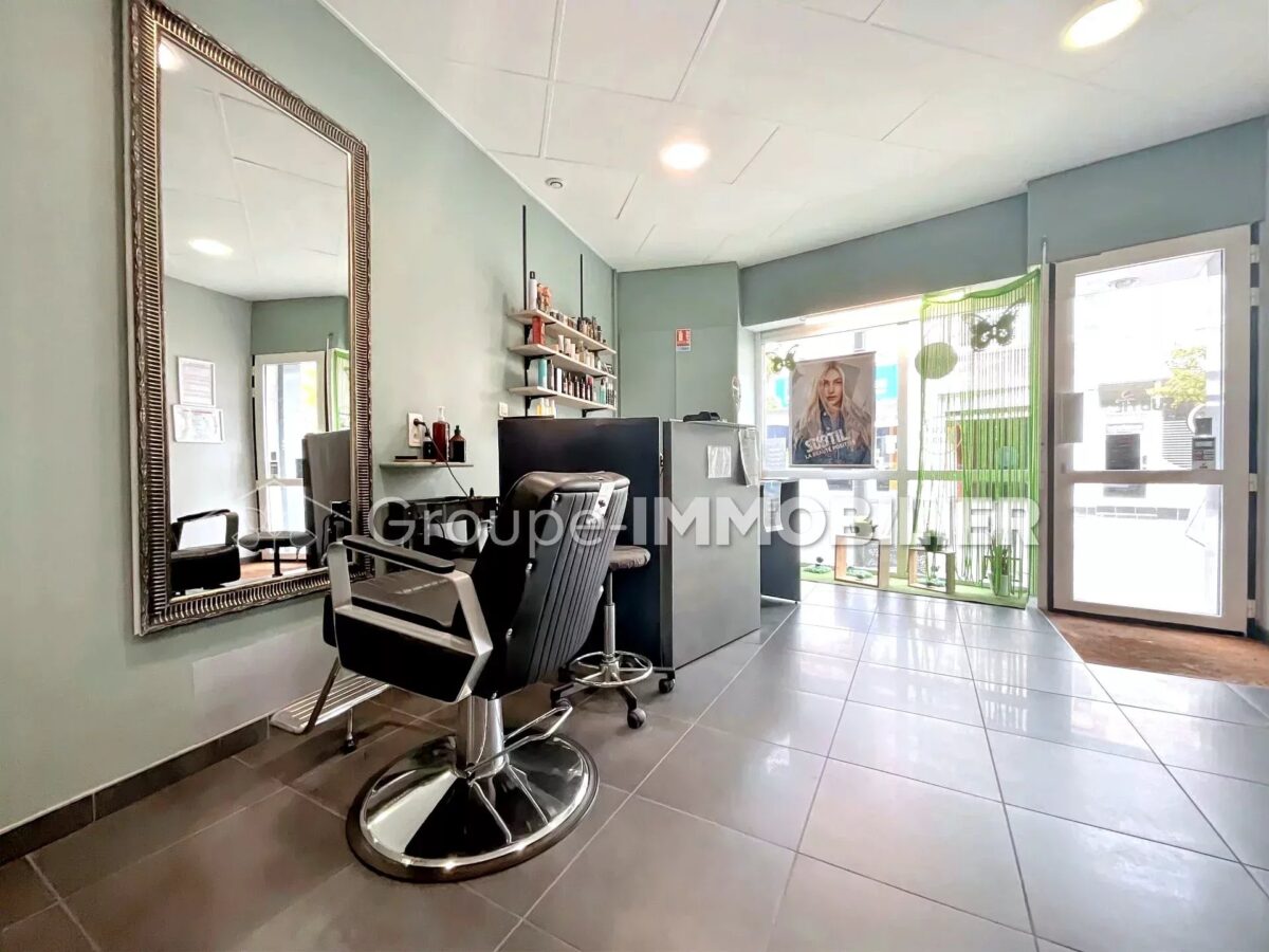 (Ref.443) LOCAL COMMERCIAL  - CENTRE VILLE DE SOMAIN