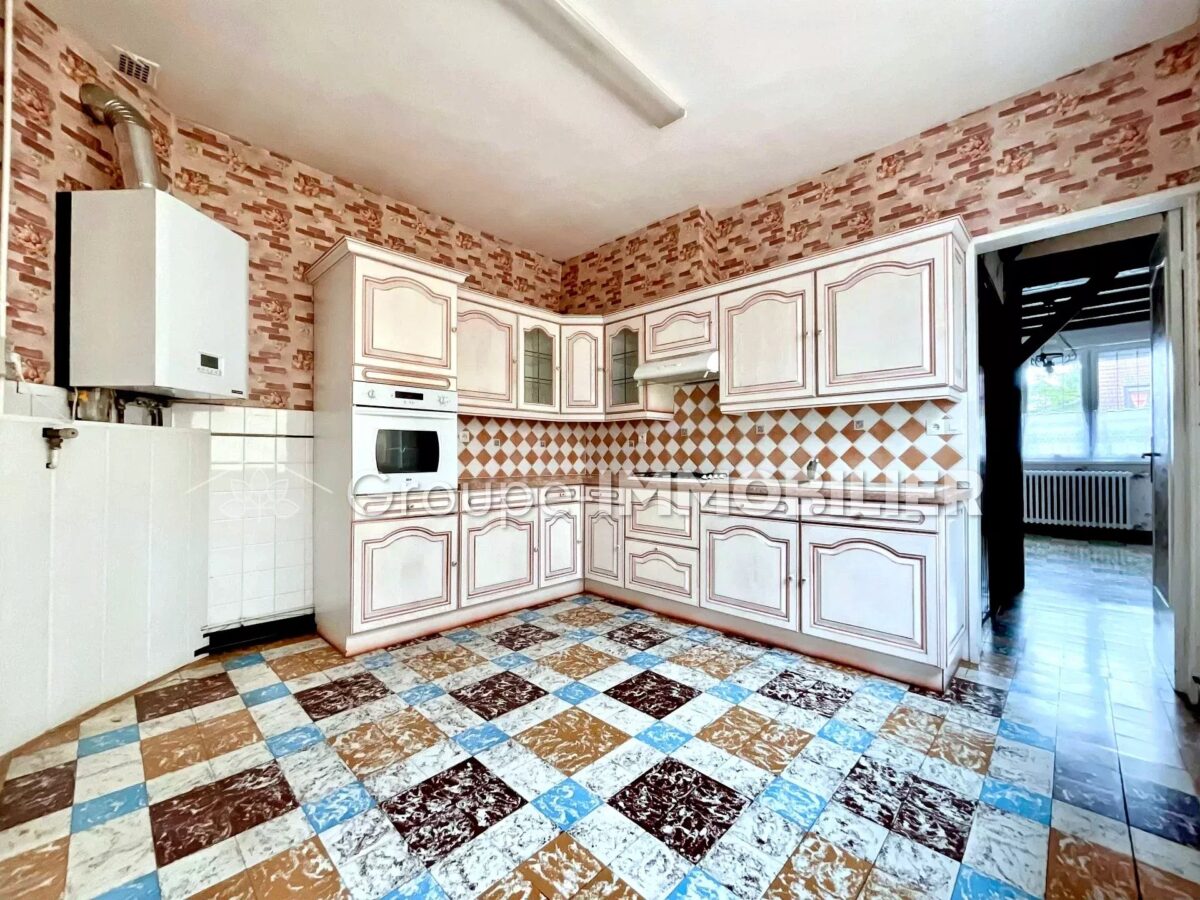 (Ref.453) À VENDRE – Maison semi-individuelle avec grand jardin de plus de 1000 m² ! – Image 3