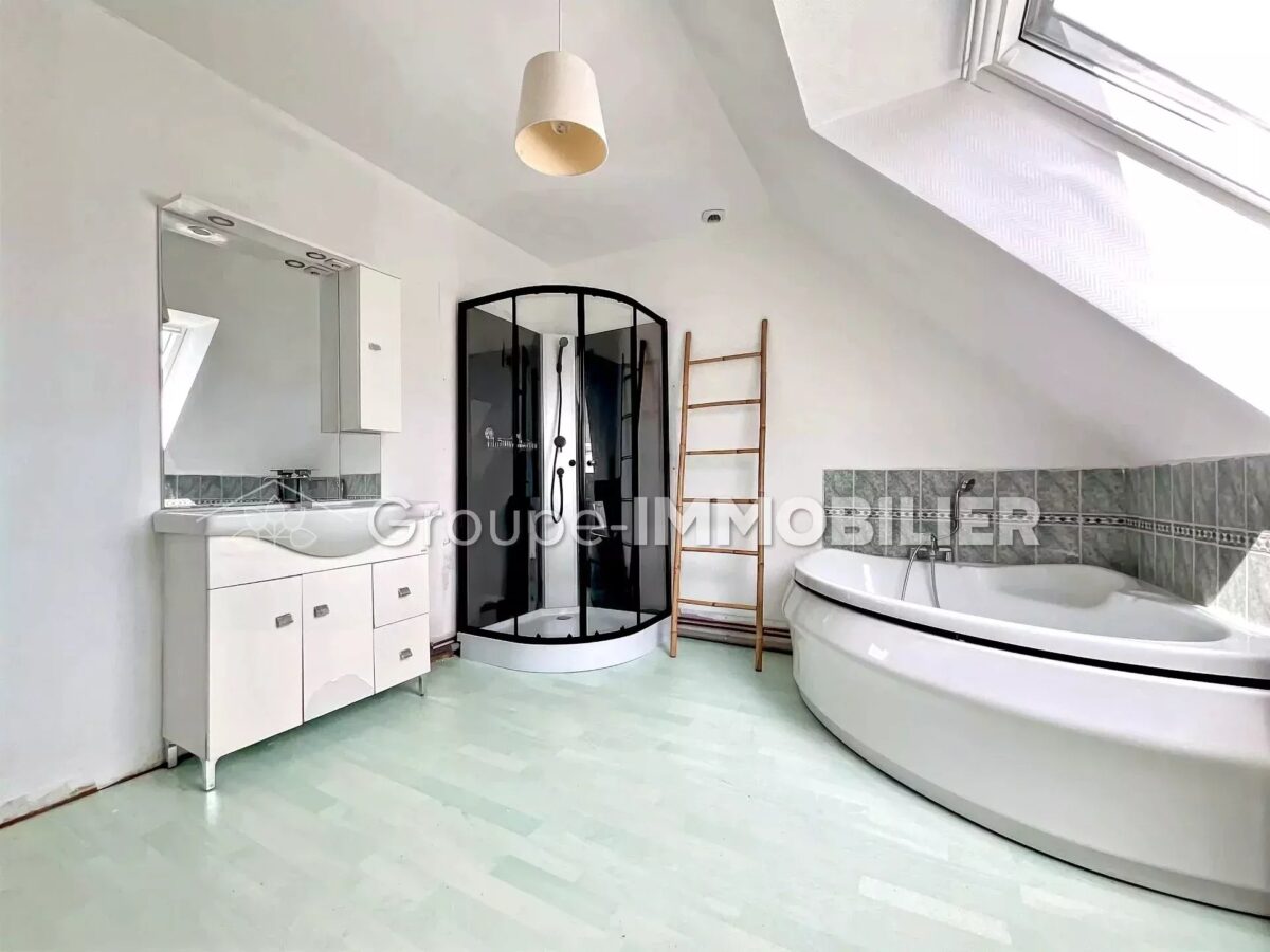 (Ref.484) Pavillon Brique individuel en semi plain-pied avec piscine – Image 5