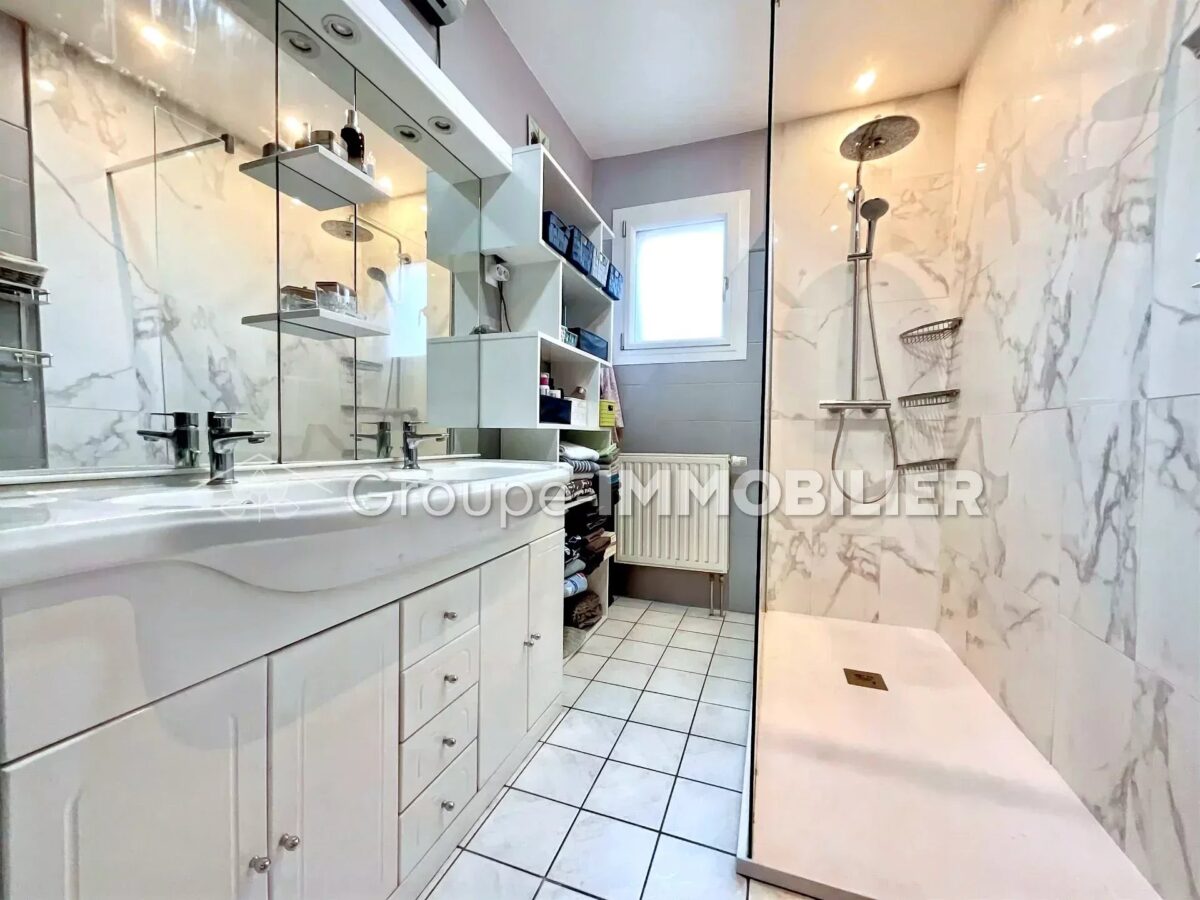 (Ref.484) Pavillon Brique individuel en semi plain-pied avec piscine – Image 4