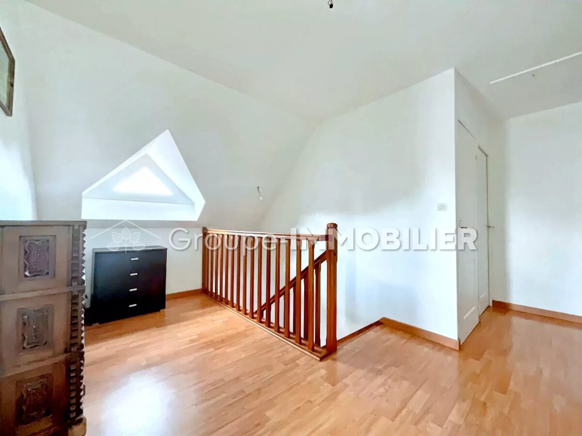 (Ref.484) Pavillon Brique individuel en semi plain-pied avec piscine – Image 7