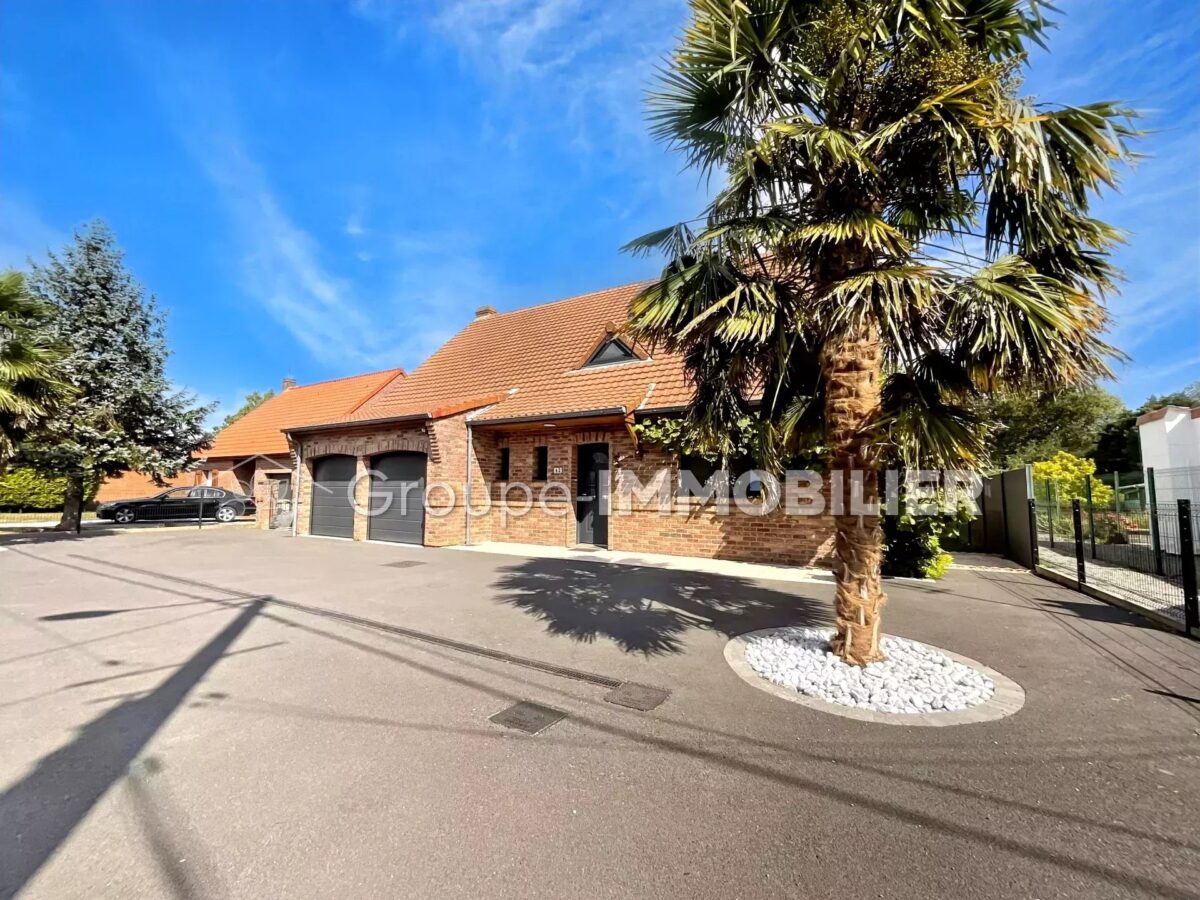 (Ref.484) Pavillon Brique individuel en semi plain-pied avec piscine – Image 2