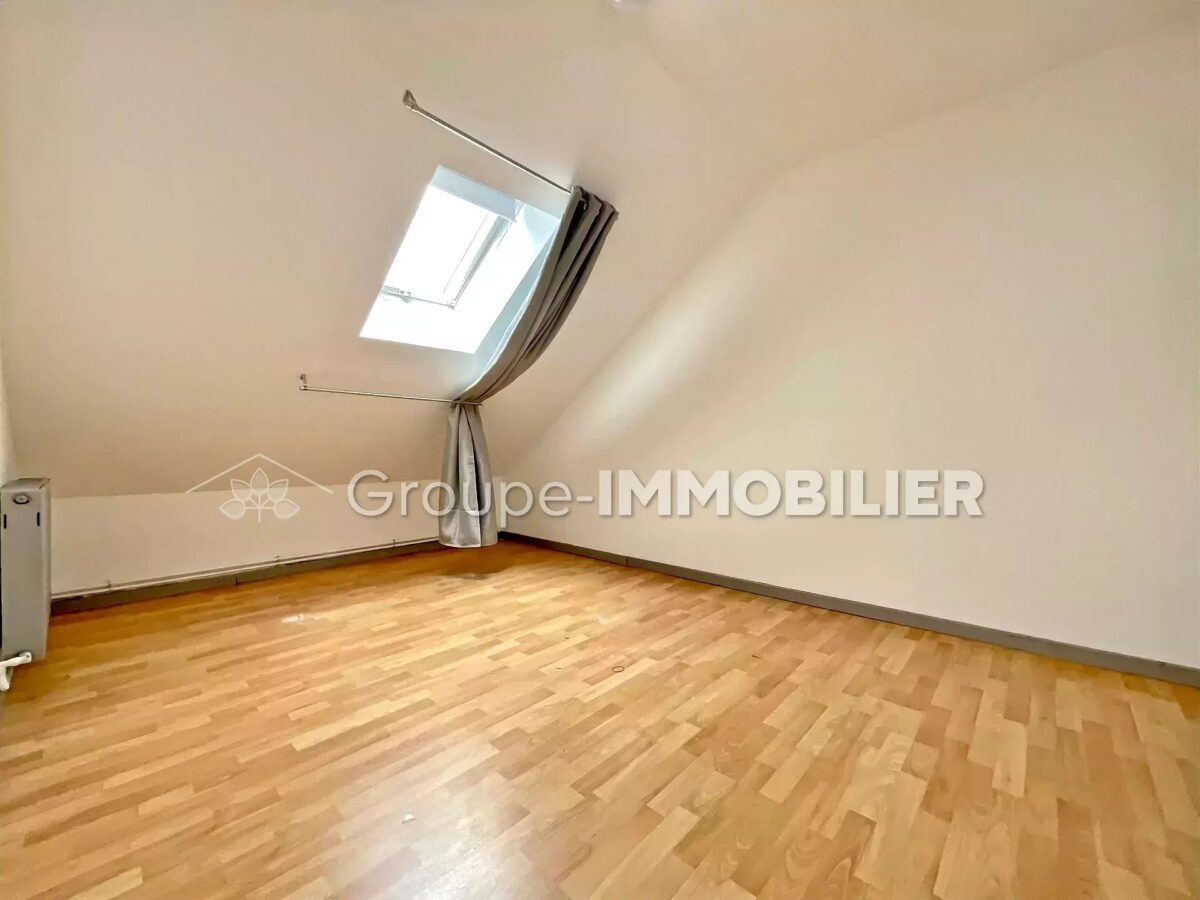 (Ref.28) APPARTEMENT DUPLEX 1ER ÉTAGE - 3 CHAMBRES - CENTRE VILLE DE SOMAIN – Image 8