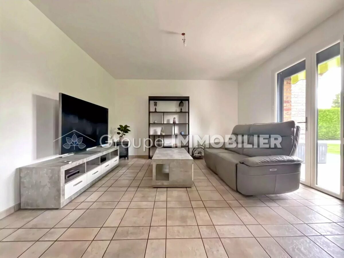 (Ref.484) Pavillon Brique individuel en semi plain-pied avec piscine – 6 PIÈCES – 166 m² – FENAIN – Image 4