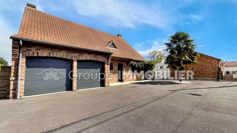 (Ref.484) Pavillon Brique individuel en semi plain-pied avec piscine – 6 PIÈCES – 166 m² – FENAIN